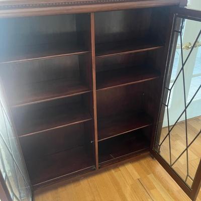 Vintage Display Cabinet with Key (DR-MG)