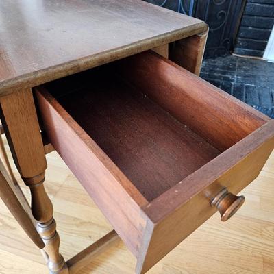 Drop Leaf Table w/Center Drawer (LR-JS)