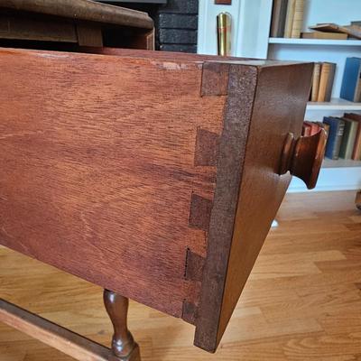 Drop Leaf Table w/Center Drawer (LR-JS)