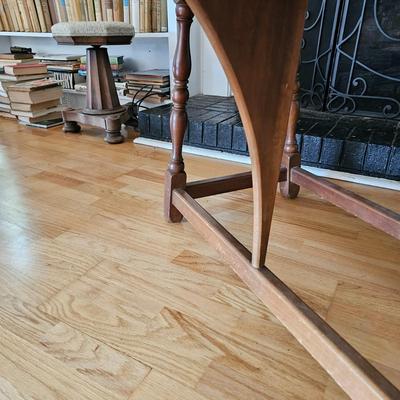 Drop Leaf Table w/Center Drawer (LR-JS)