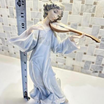 Lladro 1324 Angel with Mandolin