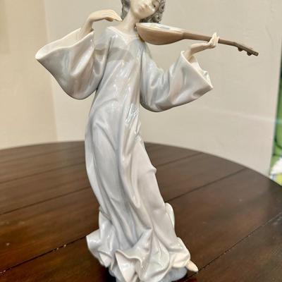 Lladro 1324 Angel with Mandolin