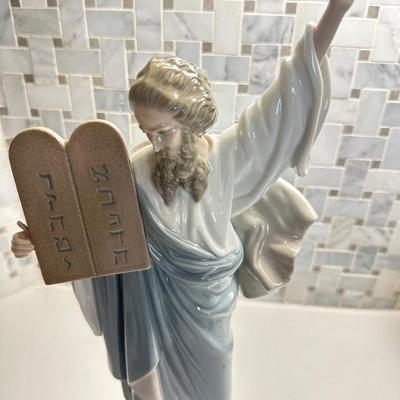 Lladro Moses with Ten Commandments #5170 *broken finger