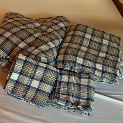 L.L. Bean & Boll and Branch Queen Sheet Sets and Bedding (PC1-HS)