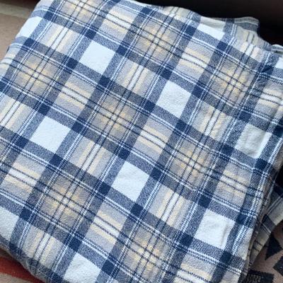 L.L. Bean & Boll and Branch Queen Sheet Sets and Bedding (PC1-HS)