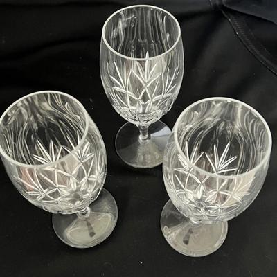 Cut Glass Set (K-MK)