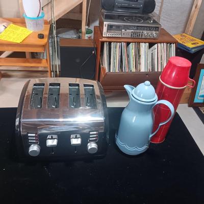 LIKE NEW 4 SLICE TOASTER WITH CARAFE AND THERMOS
