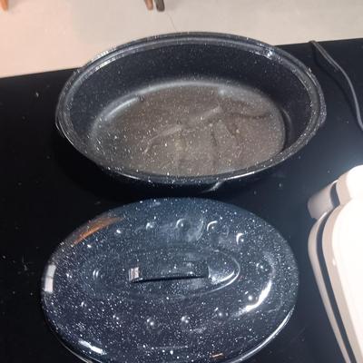 GEORGE FOREMAN GRILL, ROASTING PAN & CREME BRULEE KIT