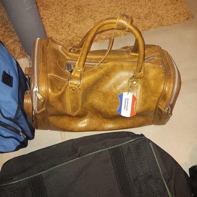 DUFFLE BAGS, LADIES BOOTS SIZE 7, 2 TRAVEL BLANKETS