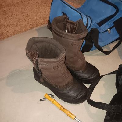 DUFFLE BAGS, LADIES BOOTS SIZE 7, 2 TRAVEL BLANKETS