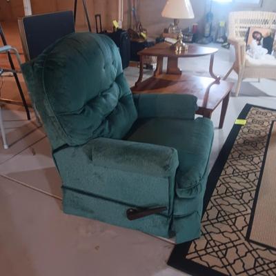 ROCKER RECLINER, 2 TIER SIDE TABBLE AND LAMP