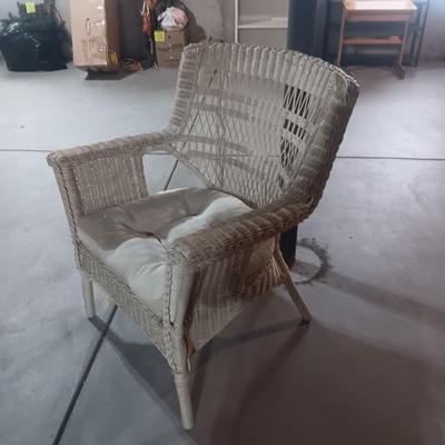 WICKER ARM CHAIR IN GREAT SHAPE!