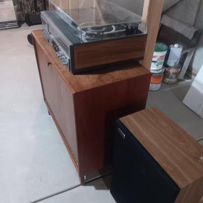 RECORD CABINET & FISHER STEREO W/SPEAKERS