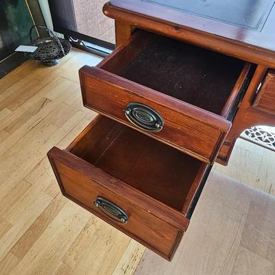 Four Dovetailed Drawer Desk (LR-JS)