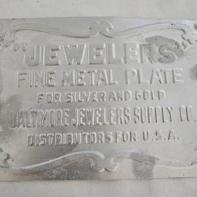 Assorted Silver/Gold Polishing Cloths & Flatware Holders (LR-JS)