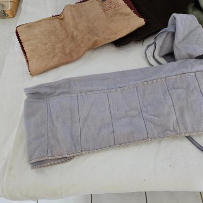 Assorted Silver/Gold Polishing Cloths & Flatware Holders (LR-JS)