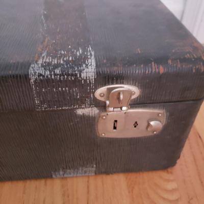 Genuine Top Grain Monogrammed Valise Case (DR-KD)