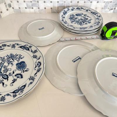 Blue Danube Blue Onion Pattern Dinner and Salad plates 9 plates total Made In Japan