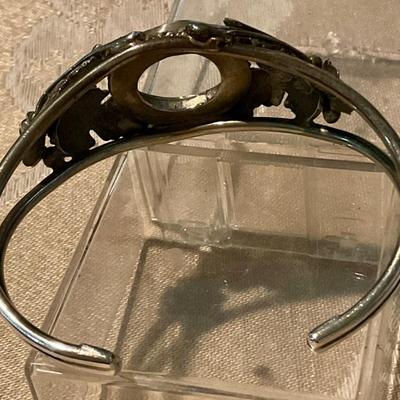 Vintage Sterling bracelet very ornate, no center stone