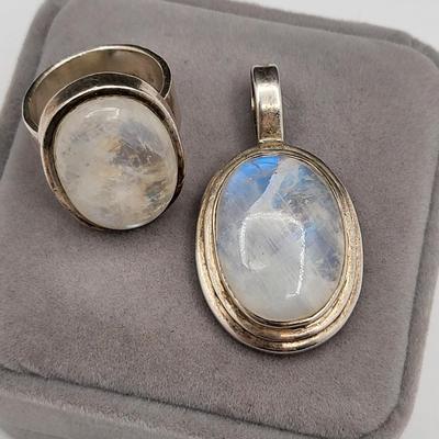 Opalescent Moonstone Ring & Pendant 28.9gr