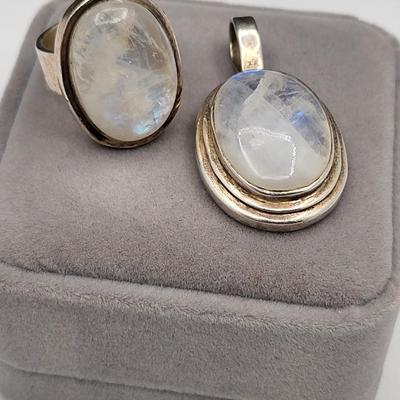 Opalescent Moonstone Ring & Pendant 28.9gr