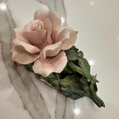 Capodimonti Porcelain Rose Made in Italy. Visconti Mollica (small chip)