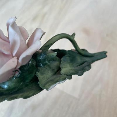 Capodimonti Porcelain Rose Made in Italy. Visconti Mollica (small chip)