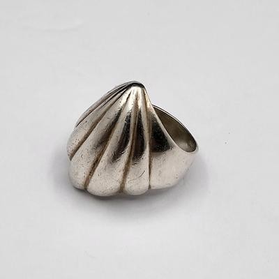 Two Vintage Sterling Silver Rings 21.7gr