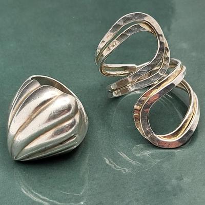 Two Vintage Sterling Silver Rings 21.7gr