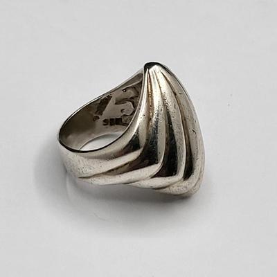 Two Vintage Sterling Silver Rings 21.7gr