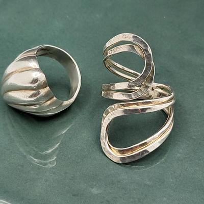 Two Vintage Sterling Silver Rings 21.7gr