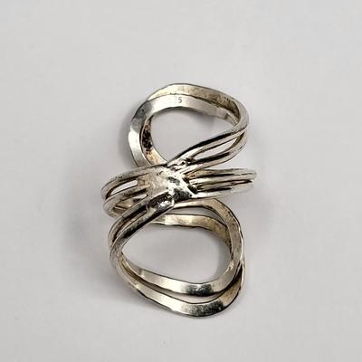 Two Vintage Sterling Silver Rings 21.7gr