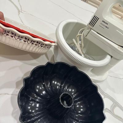 Krups Power Mix Mixer + Bundt Pan + Pie plates Kate Spade, Paula Deen, & Tupperware