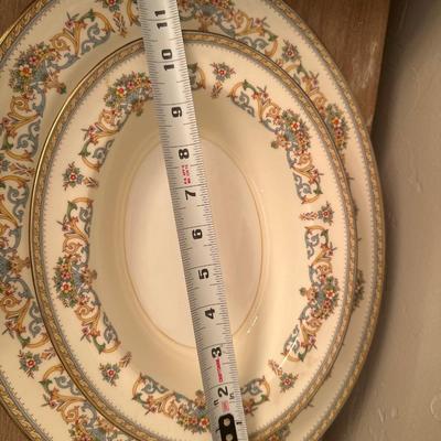 Aynsley by Henley Fine China Made in England. 44 pieces
