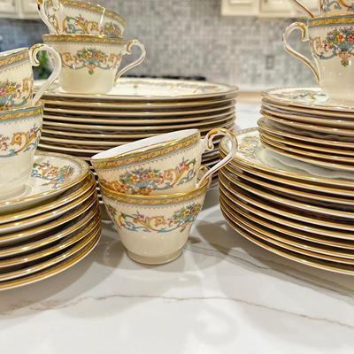 Aynsley by Henley Fine China Made in England. 44 pieces