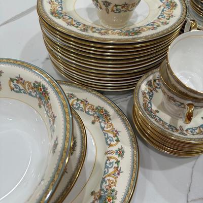 Aynsley by Henley Fine China Made in England. 44 pieces