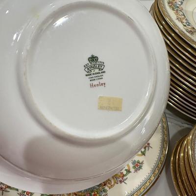 Aynsley by Henley Fine China Made in England. 44 pieces