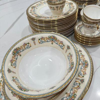 Aynsley by Henley Fine China Made in England. 44 pieces