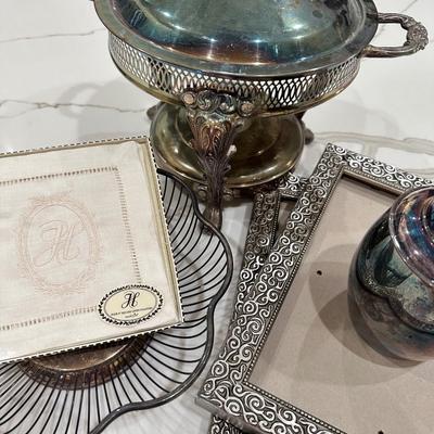Silverplate items - Frames - Linen H Napkins