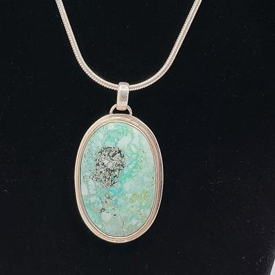 Outstanding Turquoise & Silver Pendant on 21" Chain 46gr