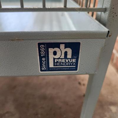Prevue Hendryx Large Bird Cage 32x32 x65"H on casters