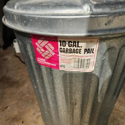 2 Galvanized Sheet Metal Trash Cans Behrens 20 gallon Dover Parkersburg 10 Gallon