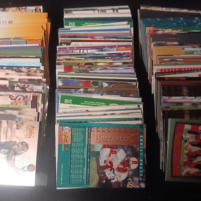 FOOTBALL TRADING CARDS