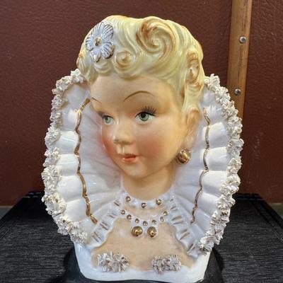 Very elegant Lady Head Vase