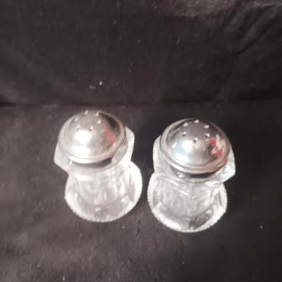 2 SETS OF SHAKERS