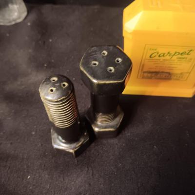 3 SETS OF SHAKERS