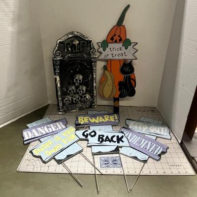 Halloween Yard Signs