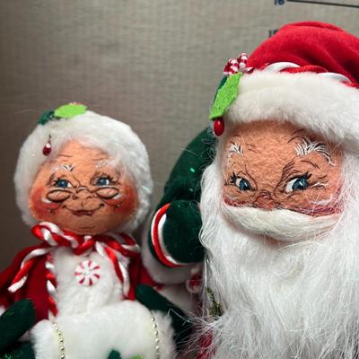 Annalee Santa Claus And Mrs Claus Dolls