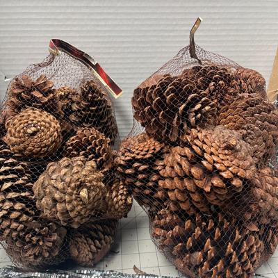 Abbott Collection Large Pinecones With Glitter & Vintage Christmas Tree Tinsel Icicles
