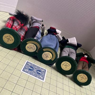 Byers Choice Ltd Set Of 5 Carolers